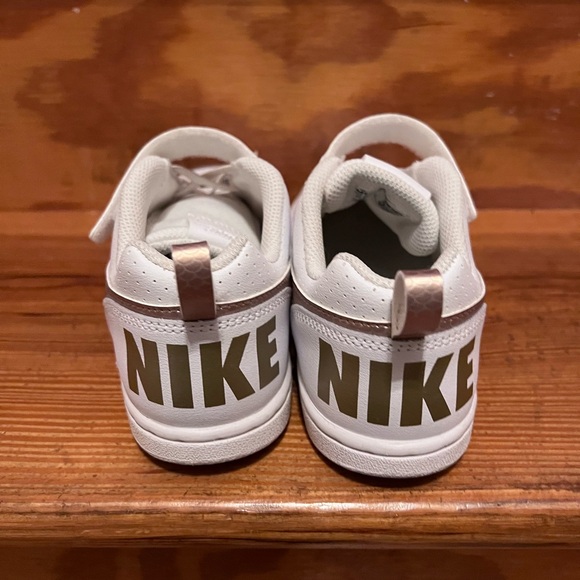 Nike sneakers - Picture 3 of 4